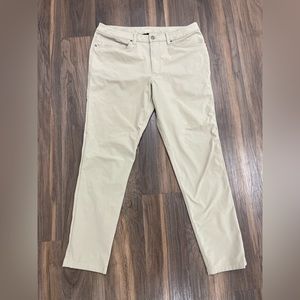 Lululemon Men’s Pants Khakis, great condition size 34